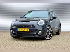 MINI Cooper S - 2.0 Chili Serious Business | NL AUTO | PANORAMA | NAP | HARMAN KARDON