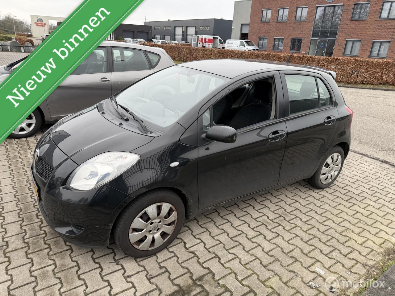 Toyota Yaris - 1.3 VVT-i Sol 1.3 VVTi Sol - AutoWereld.nl