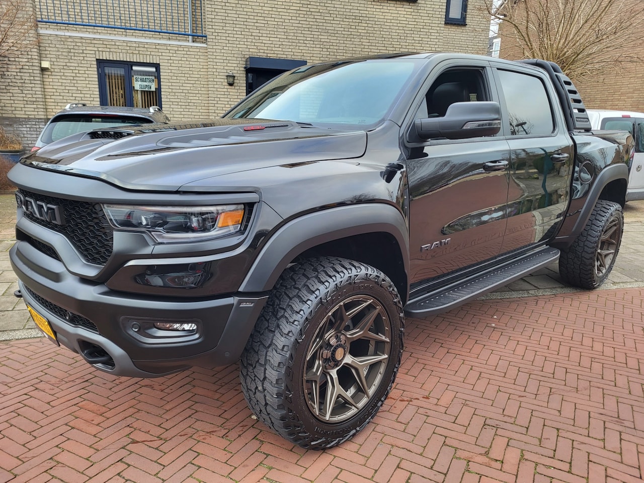 Dodge Ram 1500 - 6.2 V8 4x4 Crew Cab TRX 6.2 V8 4x4 Crew Cab TRX - AutoWereld.nl