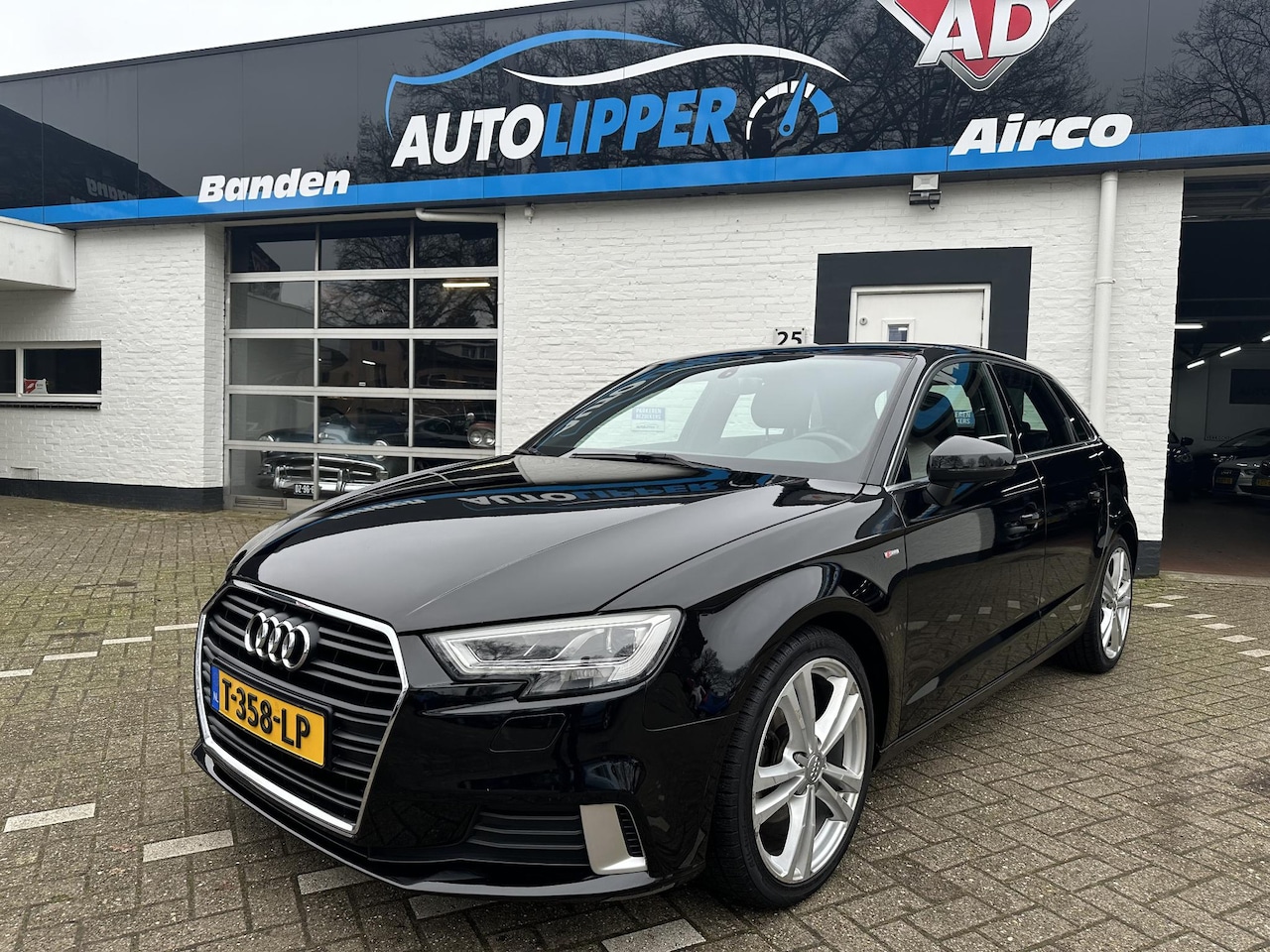 Audi A3 Sportback - 1.0 TFSI Sport S Line Edition /2 x S-Line/Nieuwe apk bij aflevering/All season banden - AutoWereld.nl