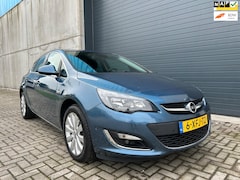 Opel Astra - 1.4i Turbo Cosmo LED NAVI PDC NAP