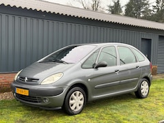 Citroën Xsara Picasso - 2.0i-16V Différence 2
