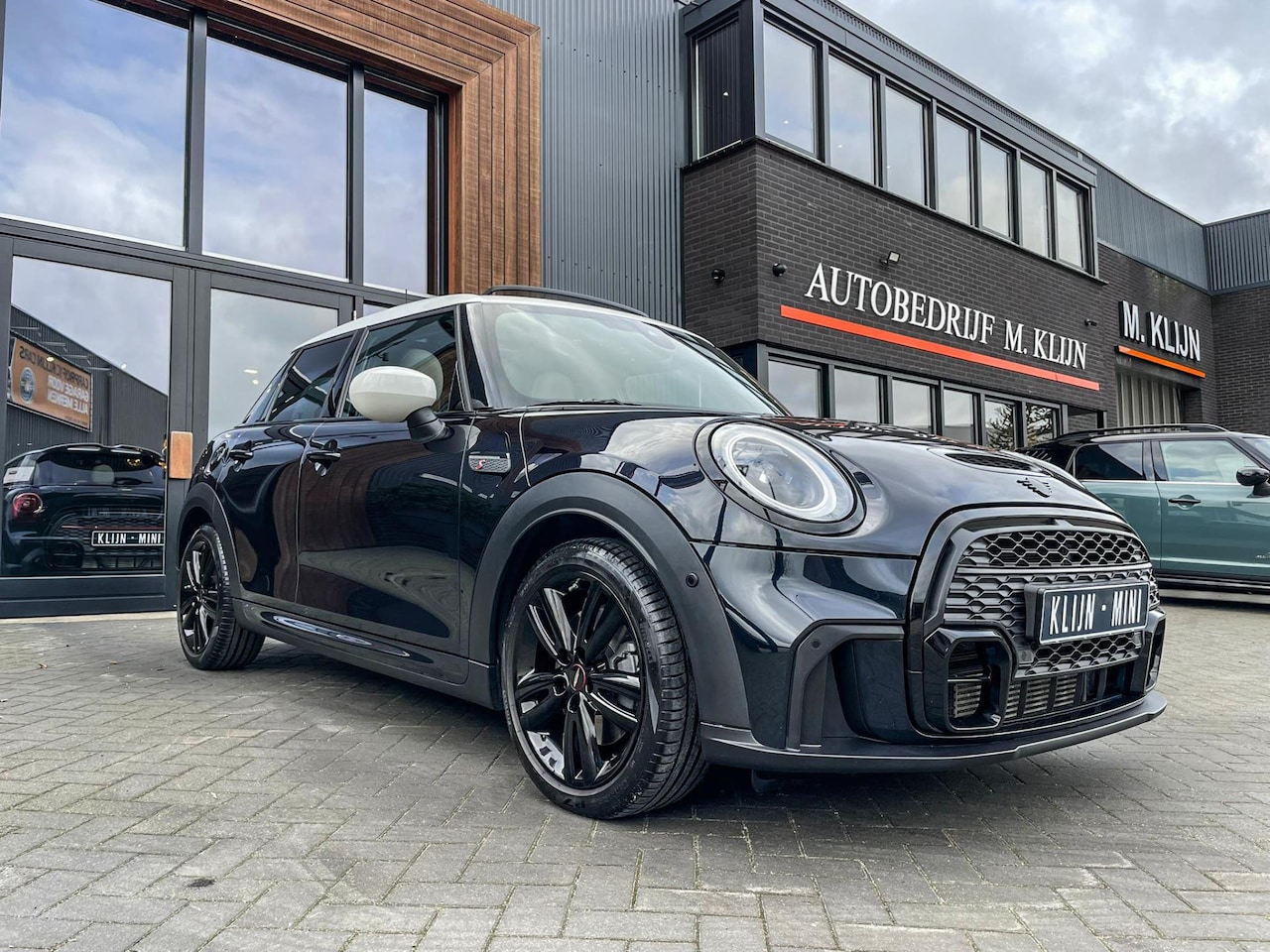 MINI Cooper S - Mini 2.0 John Cooper Works F1 aut/Chester leder/Pano/Hk/Camera/Btw - AutoWereld.nl