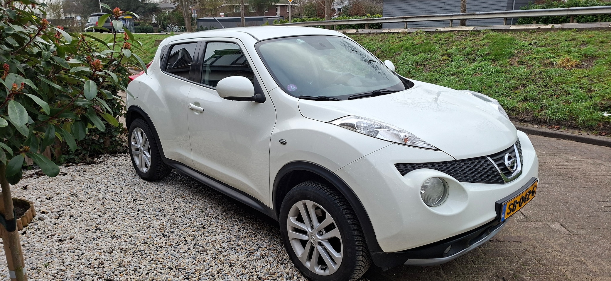 Nissan Juke - 1.6 DIG-T Acenta 1600 turbo 190pk - AutoWereld.nl