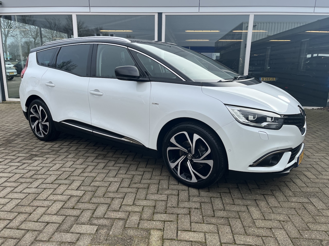 Renault Grand Scénic - 1.2 TCe Bose Leer / Cruise / Stoelverwarming / Pdc / Lmv - AutoWereld.nl