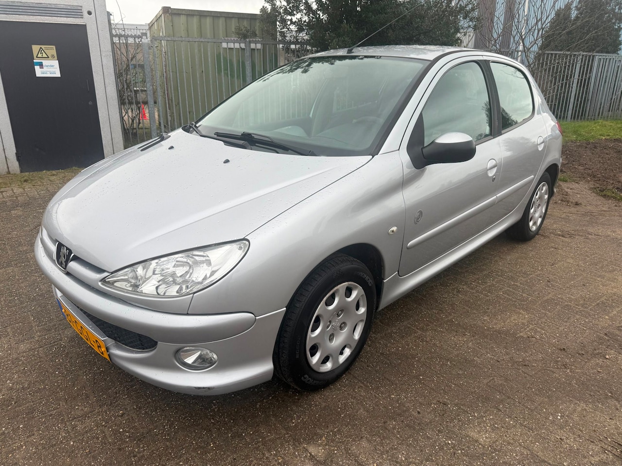 Peugeot 206 - 1.4 Airco | 133.317km NAP |CARPLAY | NWE APK - AutoWereld.nl
