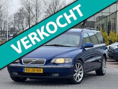 Volvo V70 - 2.4 Comfort Line | Automaat | Leder stoelen | Stoelverwarming | 2 sleutels | Trekhaak | On