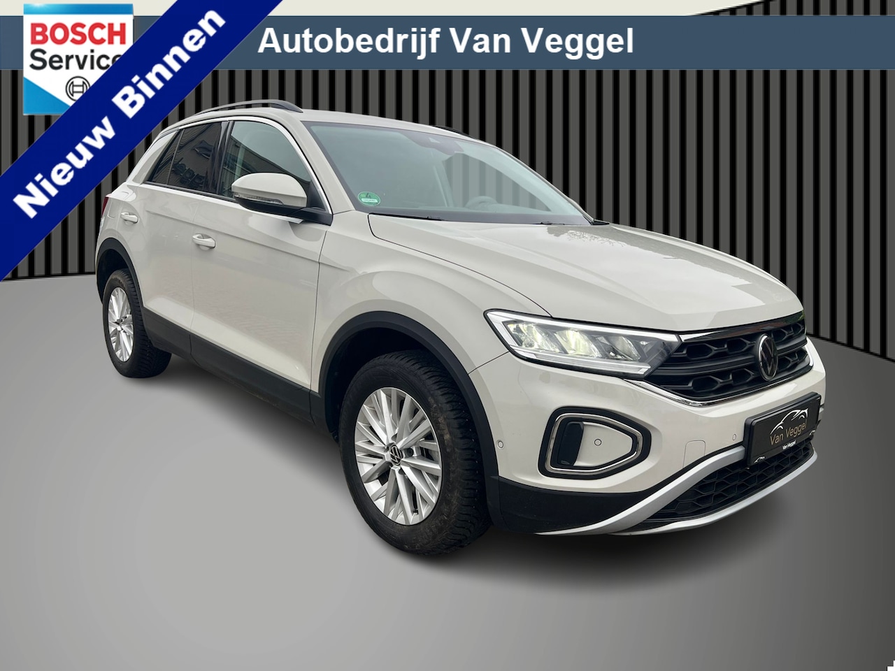 Volkswagen T-Roc - 1.0 TSI Life virtual cockpit, airco, trekhaak - AutoWereld.nl