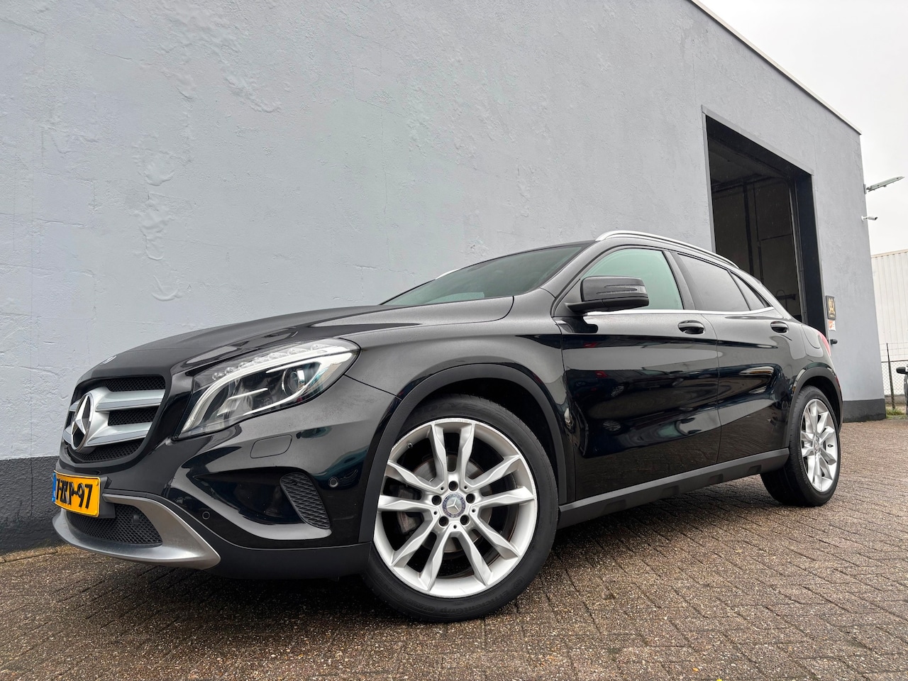 Mercedes-Benz GLA-Klasse - 200 Edition 1 - Panorama Dak - AutoWereld.nl