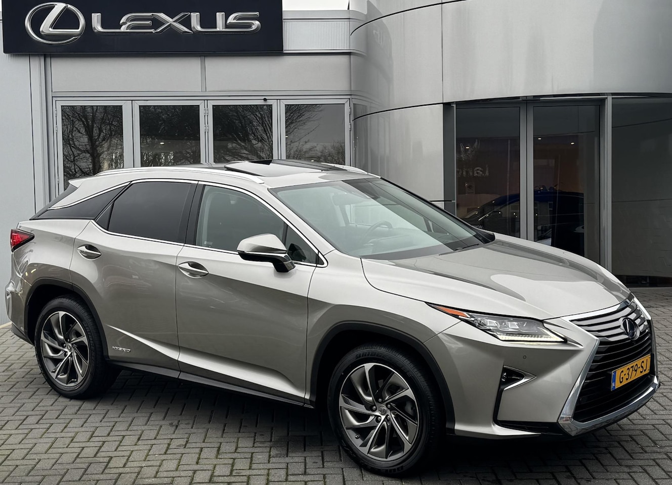 Lexus RX 450h - 4WD President Line TREKHAAK MARK-LEVINSON SCHUIFDAK STOELVENTI HEAD-UP - AutoWereld.nl