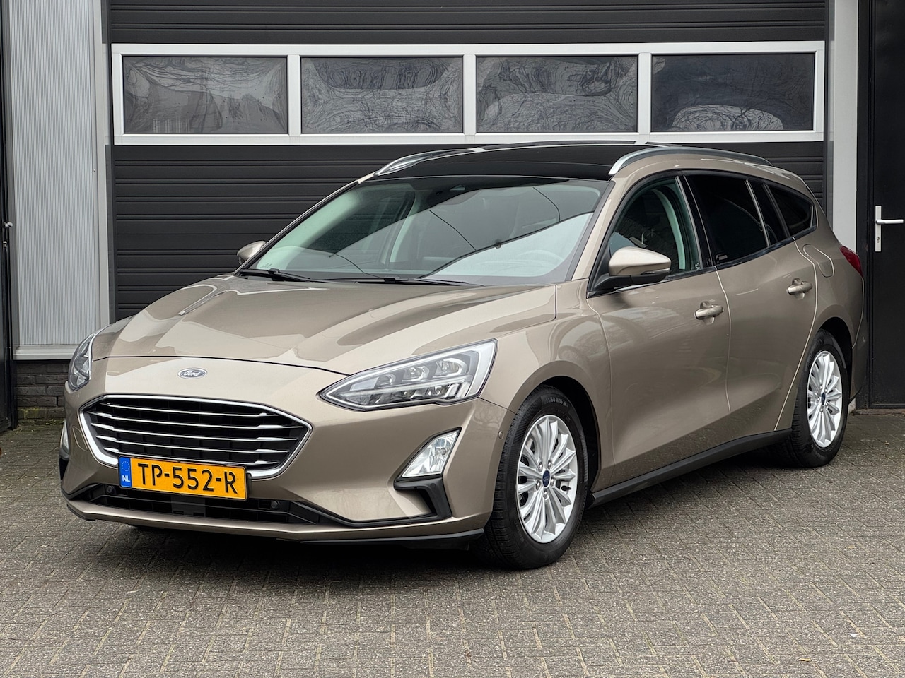 Ford Focus Wagon - 1.0 EcoBoost Titanium Business B&O Keyless, Pano, Stoelverwarming, NAP - AutoWereld.nl