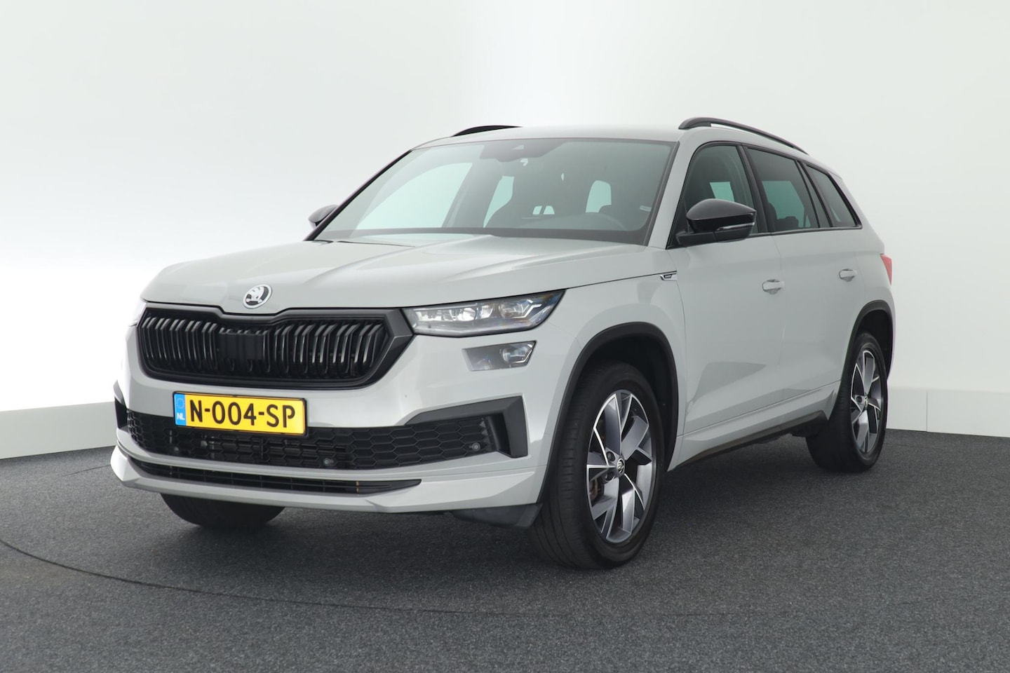 Skoda Kodiaq - 1.5 TSI 150pk DSG Sportline Business 7Pers. Keyless Stoelverwarming Camera Memory Virtual - AutoWereld.nl
