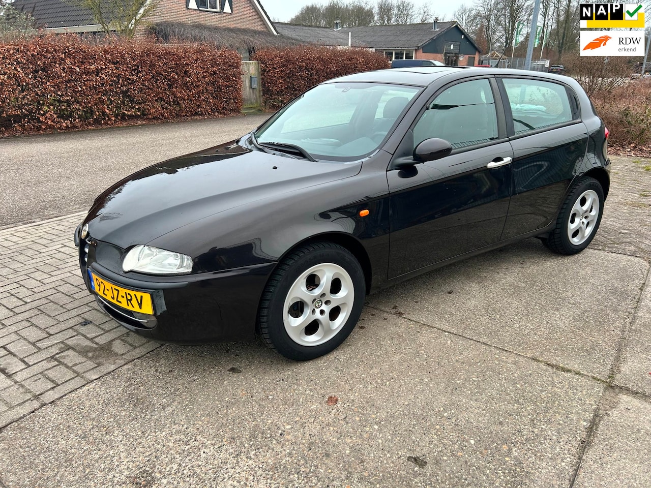 Alfa Romeo 147 - 1.6 T.Spark Veloce Distinctive inruilkoopje - AutoWereld.nl