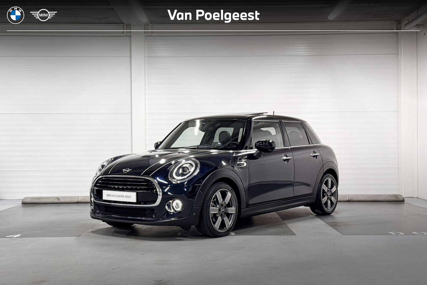MINI Cooper - 5-Deurs 60 Years Edition | Panoramadak | Harman Kardon | Head-Up Display - AutoWereld.nl