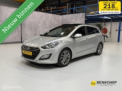 Hyundai i30 Wagon - 1.6 GDi Go Panodak Navi Camera Climate Winterset