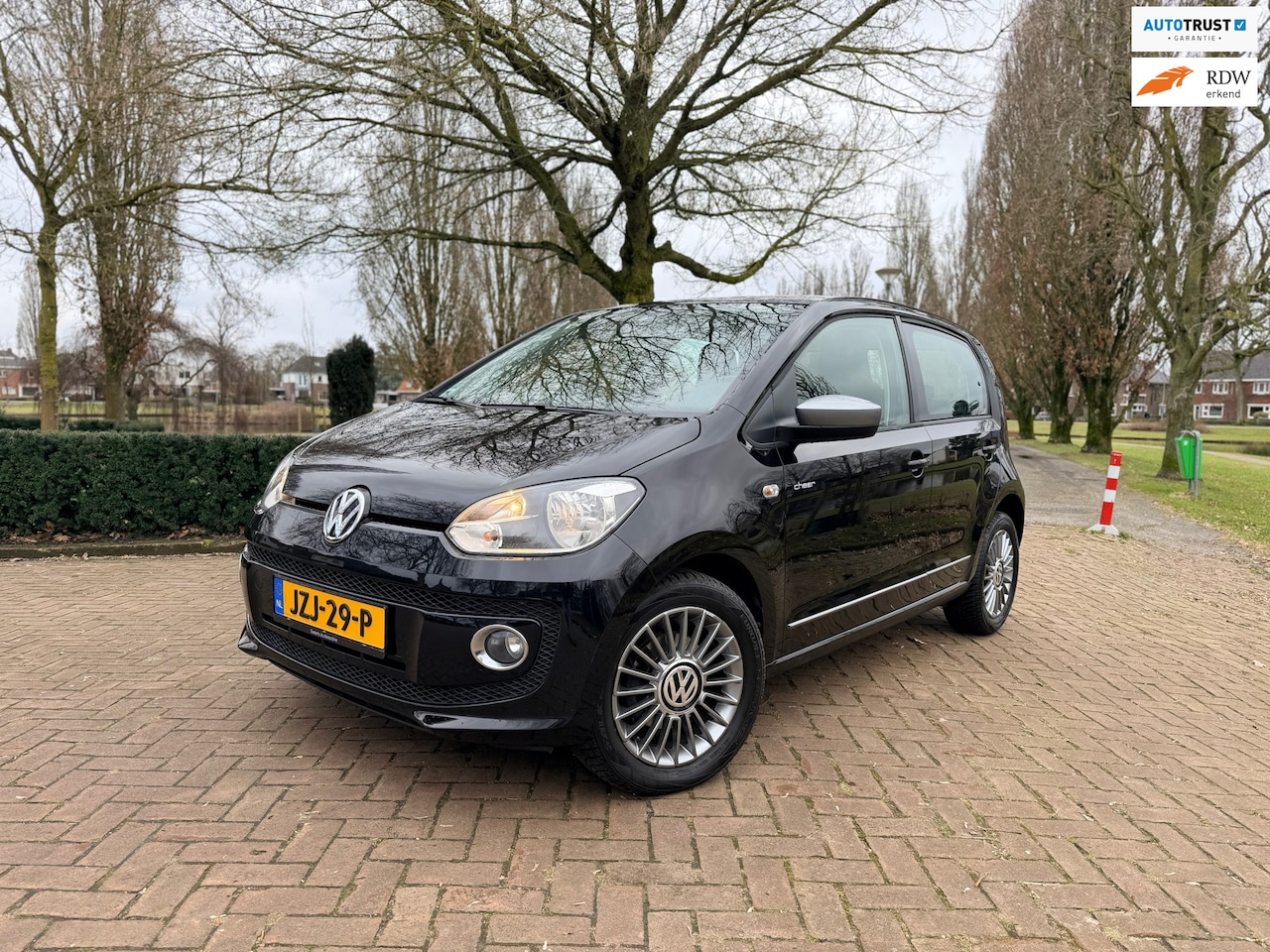 Volkswagen Up! - 1.0 High up! Groove | Stoelverw. | Airco | Luxe! - AutoWereld.nl