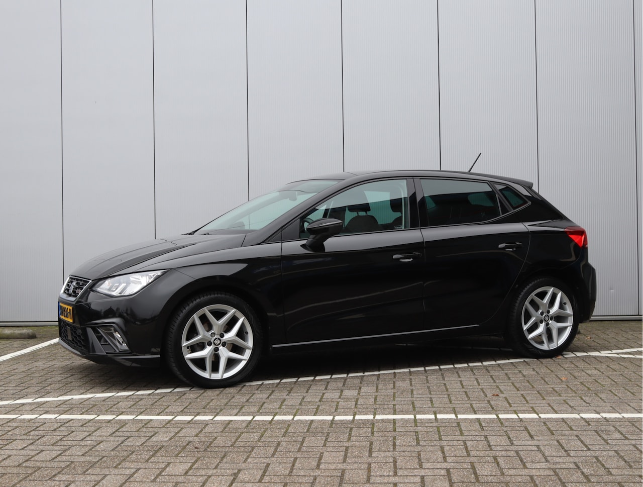 SEAT Ibiza - 1.0 TSI FR Business Intense | Virtual | ACC | Keyless | Camera | NAP - AutoWereld.nl