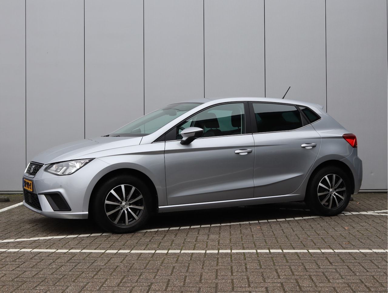 SEAT Ibiza - 1.0 TSI Style Business Intense | Camera | Trekhaak | Navigatie | NAP - AutoWereld.nl