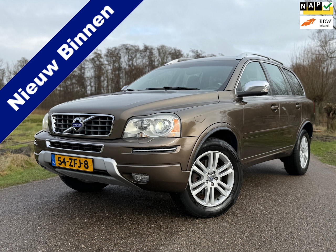 Volvo XC90 - 2.4 D5 Limited Edition Automaat / 7 Persoons / Panoramadak / Trekhaak / Leder / Navi / Xen - AutoWereld.nl
