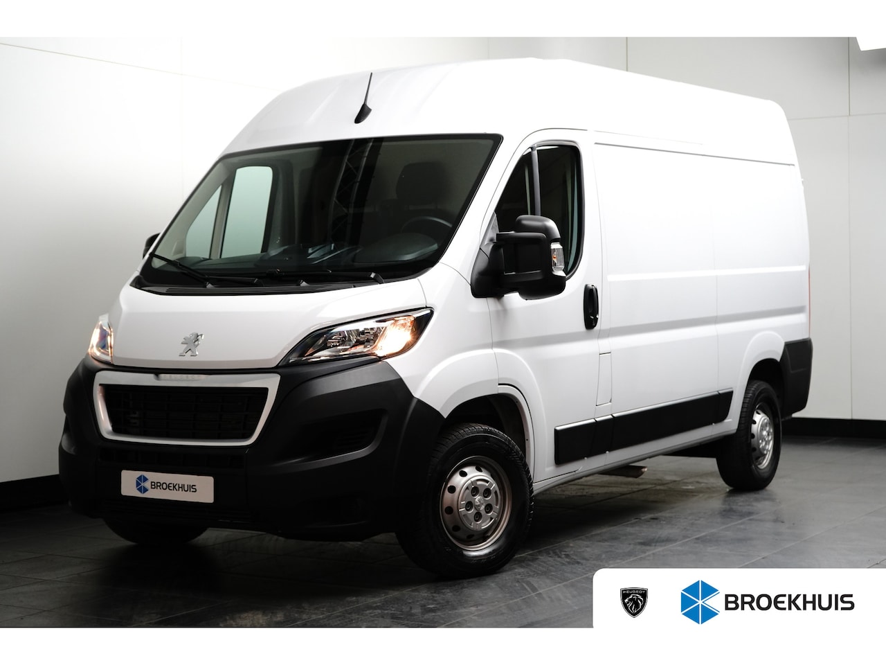 Peugeot Boxer - 2.2 BlueHDi 120 L2H2 Camera | Airco | Cruise | Dode-Hoek | 3-Zits | Houten Laadvloer | Blu - AutoWereld.nl