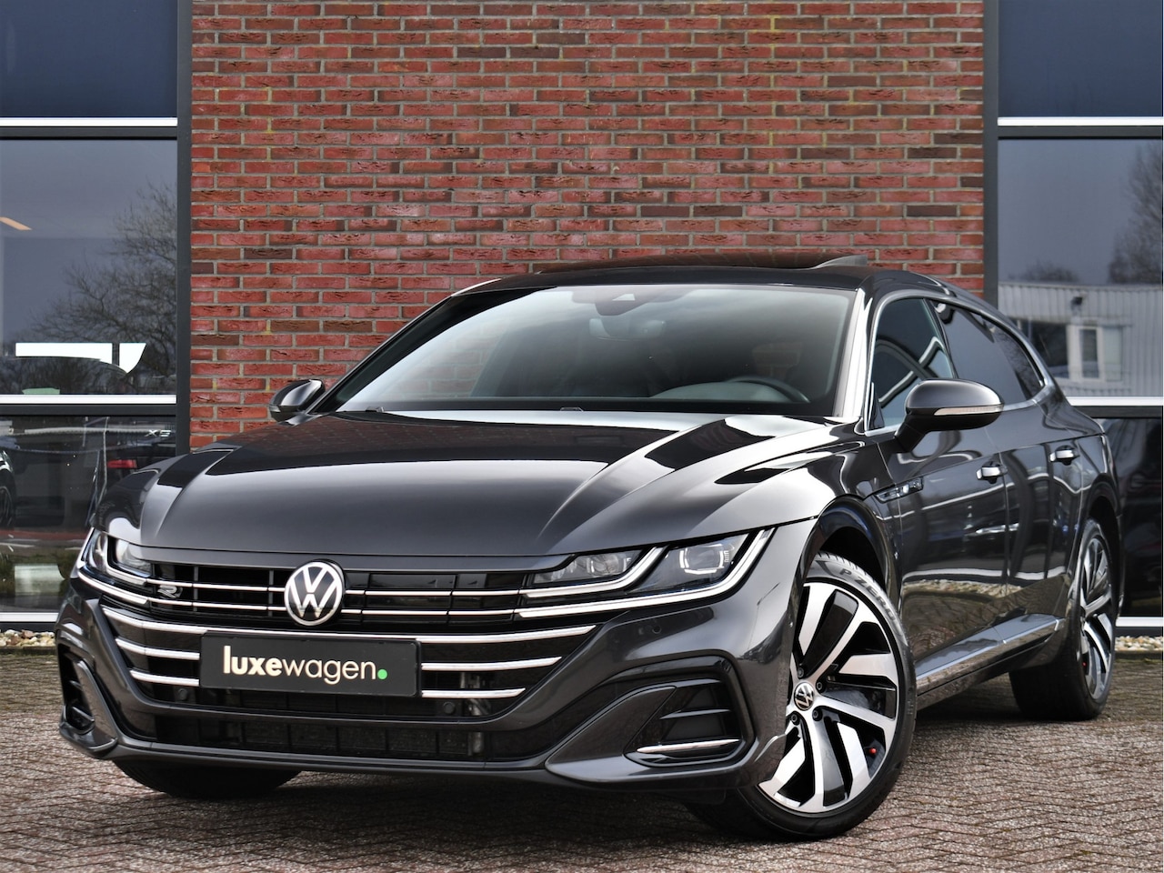 Volkswagen Arteon Shooting Brake - 1.4 TSI eHybrid R-Line Pano R-zetels Trekh DCC ACC - AutoWereld.nl