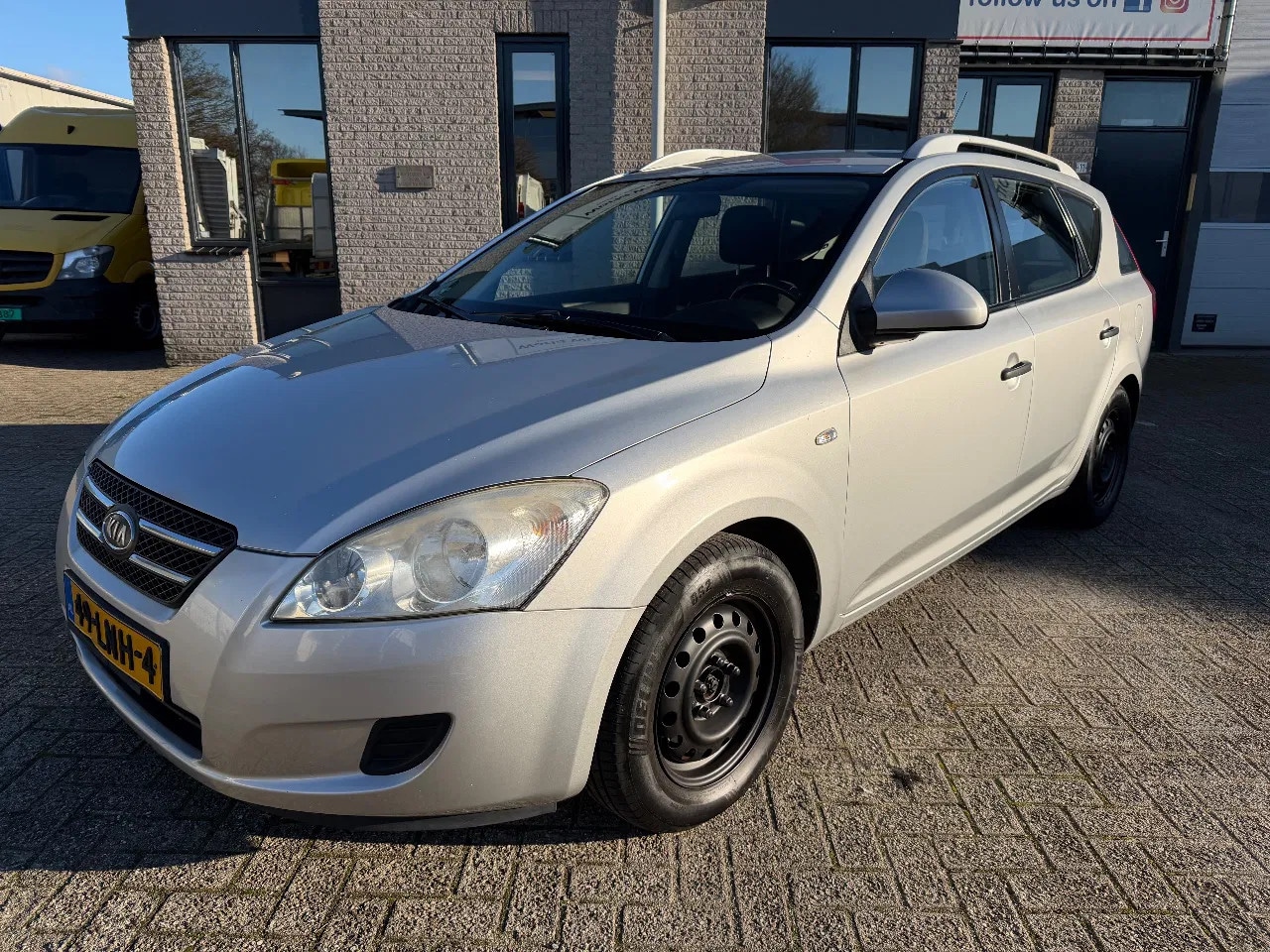 Kia Cee'd Sporty Wagon - Ceed 1.6 X-tra + MARGE + APK /TUV + AIRCO + AHK / TOWBAR + - AutoWereld.nl