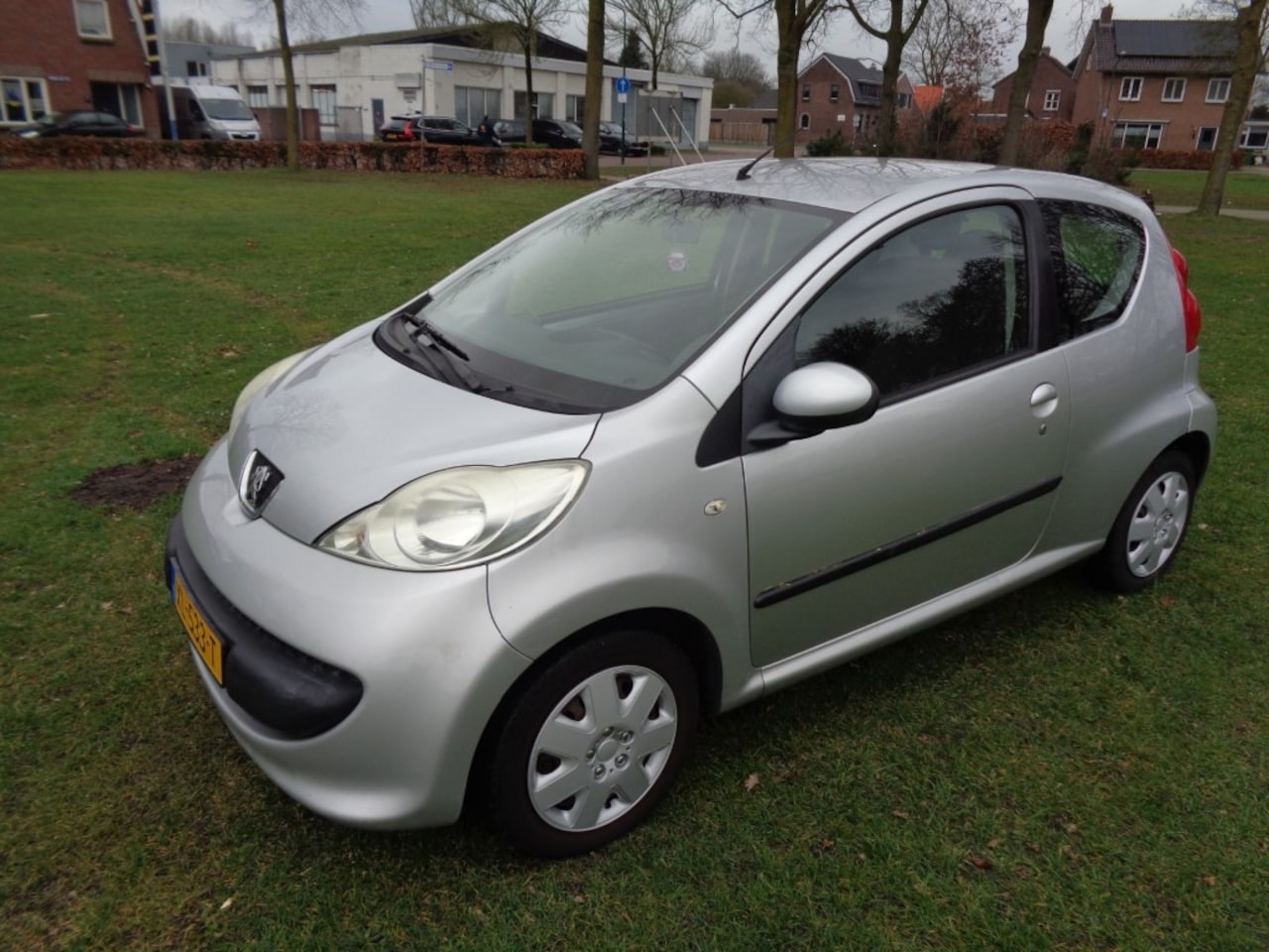 Peugeot 107 - met nieuwe a p k - AutoWereld.nl