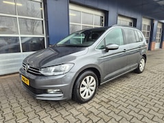 Volkswagen Touran - 1.5 TSI Comfortline business 7persoons, Automaat, Carplay, Trekhaak, Stoelverwarming, ALL