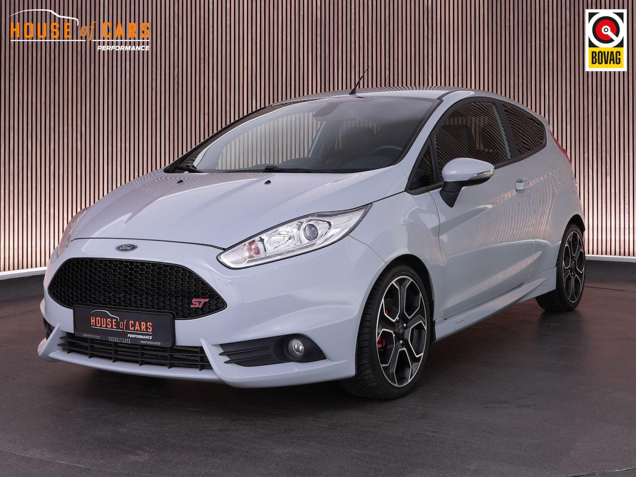 Ford Fiesta - ST200 1.6 STYLE PACK |navigatie|bluetooth|cruise control|winterpack|parkeercamera|17" lich - AutoWereld.nl