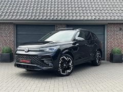 Volkswagen Tiguan - 1.5 eTSI DSG R-Line Blackstyle Pano Trekhaak IQ HUD