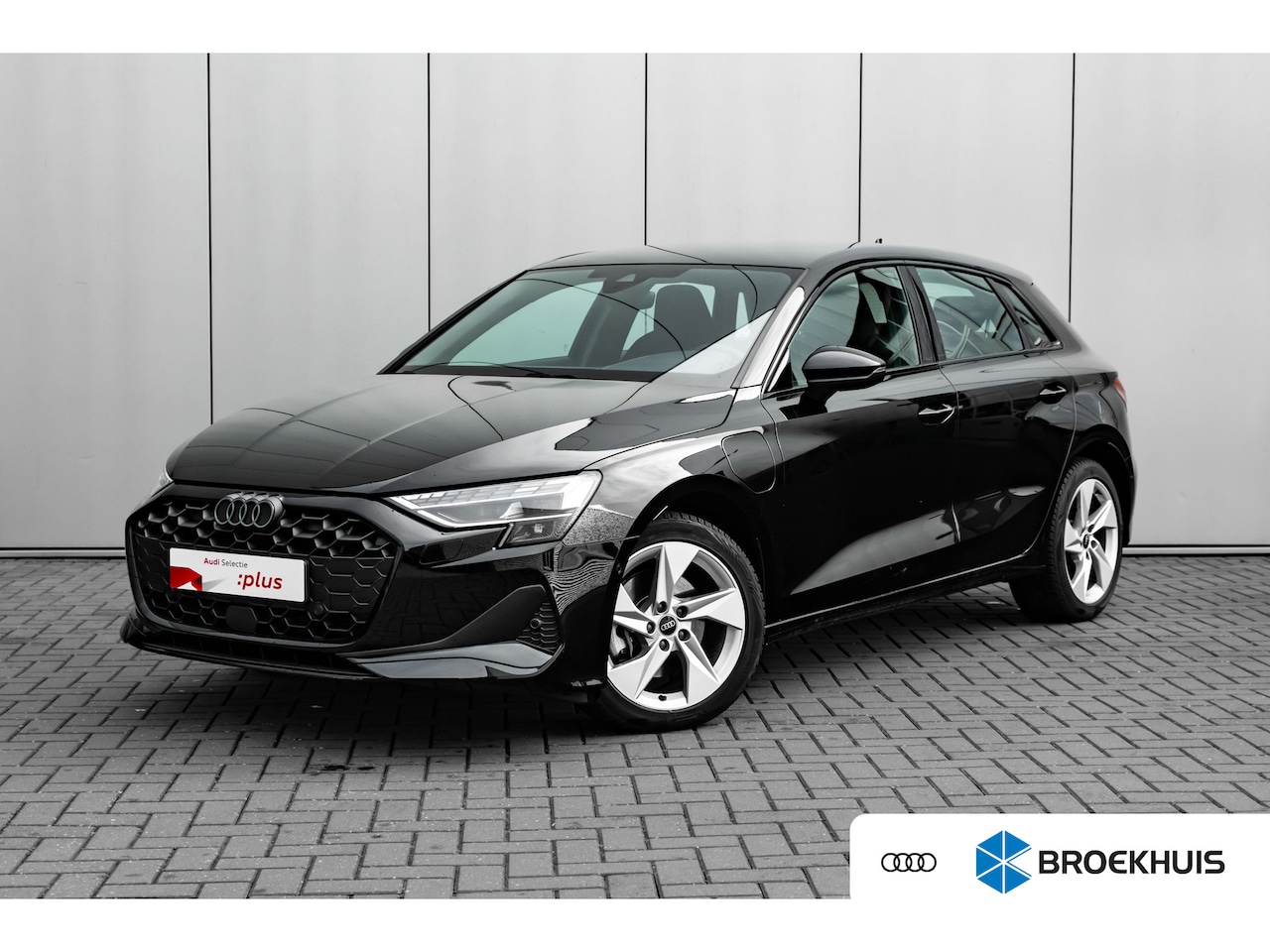 Audi A3 Sportback - 40 TFSI e Advanced edition 204 PK | Achteruitrijcamera | Voorstoelen Verwarmd | Apple Carp - AutoWereld.nl