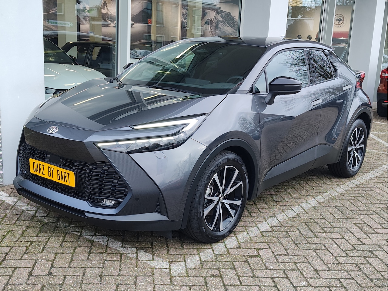 Toyota C-HR - 1.8 HYBRID 140 DYNAMIC Stoelverwarming | Keyless | Adaptive Cruise - AutoWereld.nl