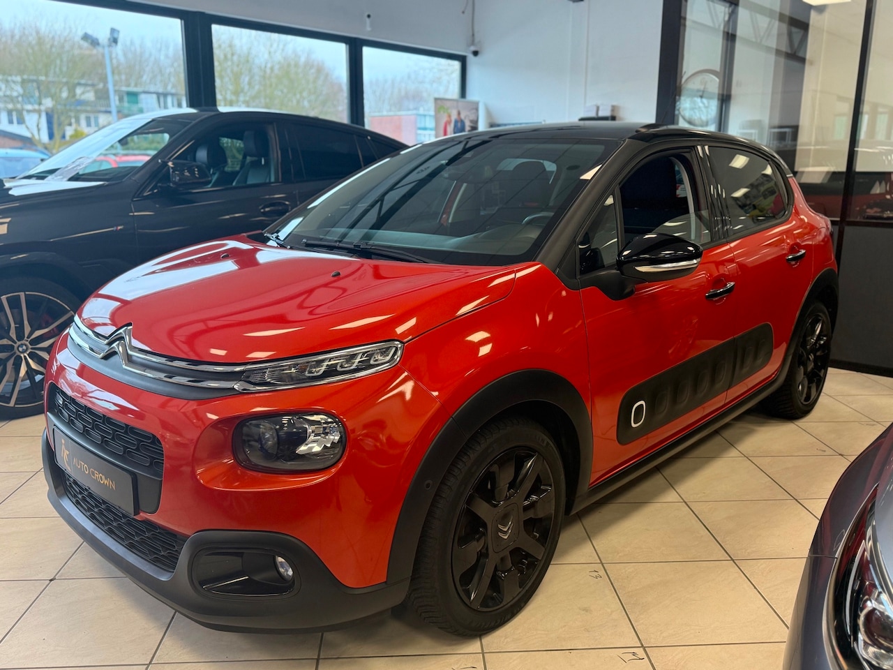 Citroën C3 - 1.2 PureTech S&S Shine Automaat + BJ. 2017 Navi - AutoWereld.nl
