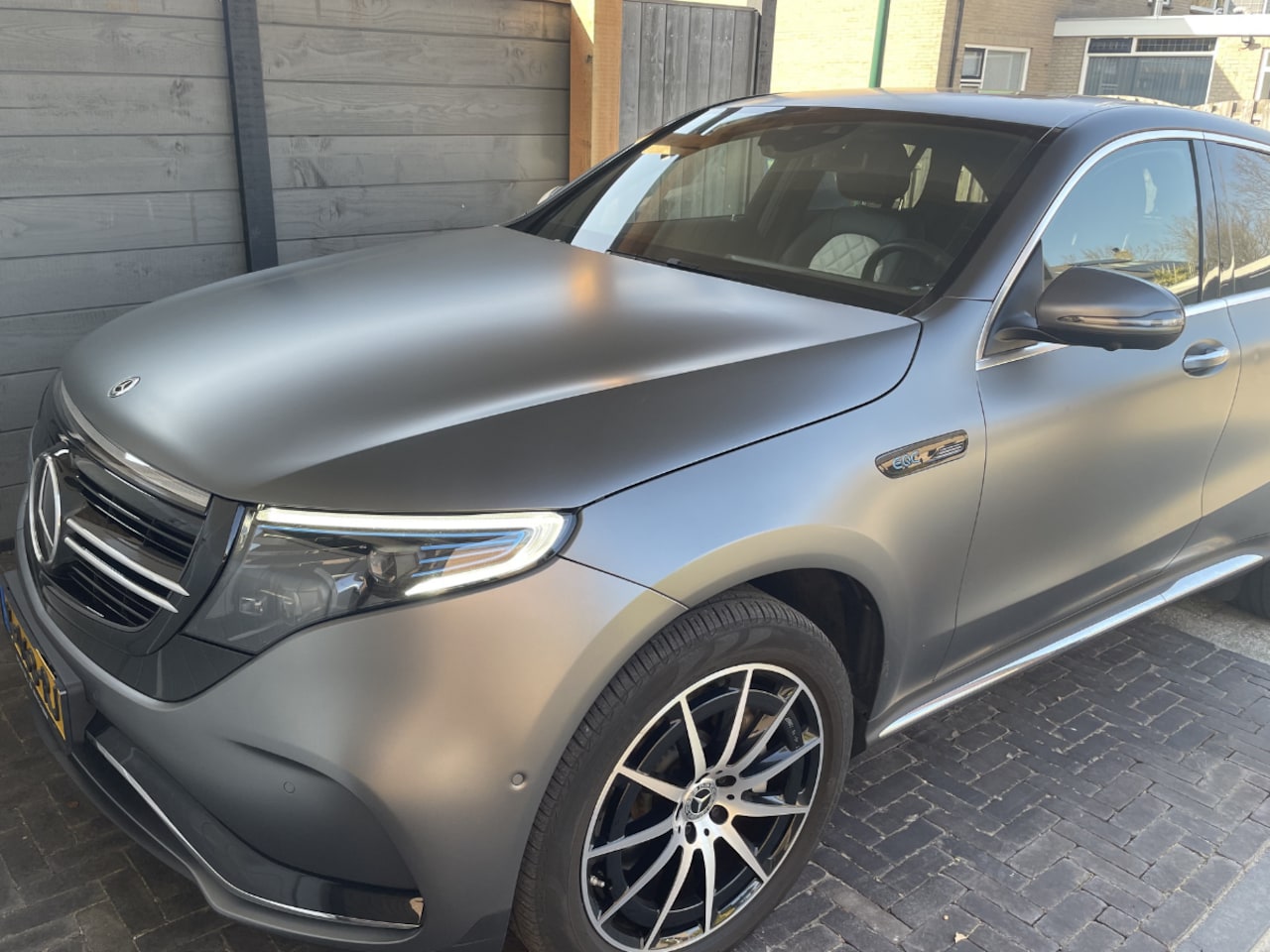Mercedes-Benz EQC - 400 4MATIC AMG Line uitvoering - AutoWereld.nl