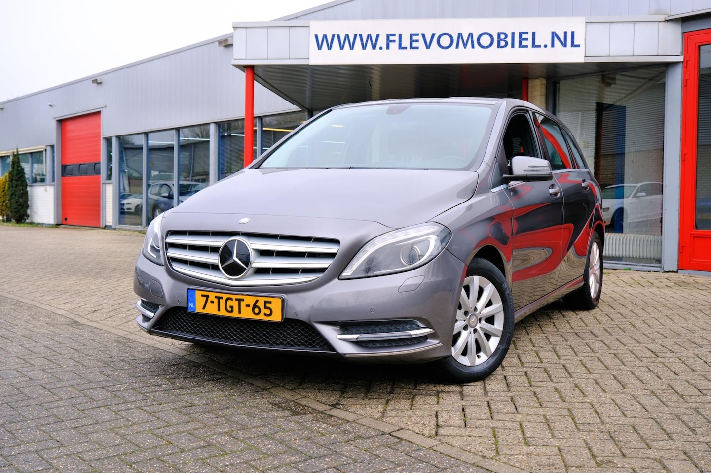 Mercedes-Benz B-klasse - 180 Ambition Aut. Bi-Xenon|Navi|LMV|PDC - AutoWereld.nl