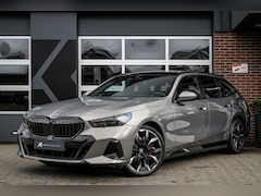BMW 5-serie Touring - 520i M Sport Pro | Panorama | Bowers & Wilkins | Head-Up | 360° | 21 Inch | Trekhaak | Ico