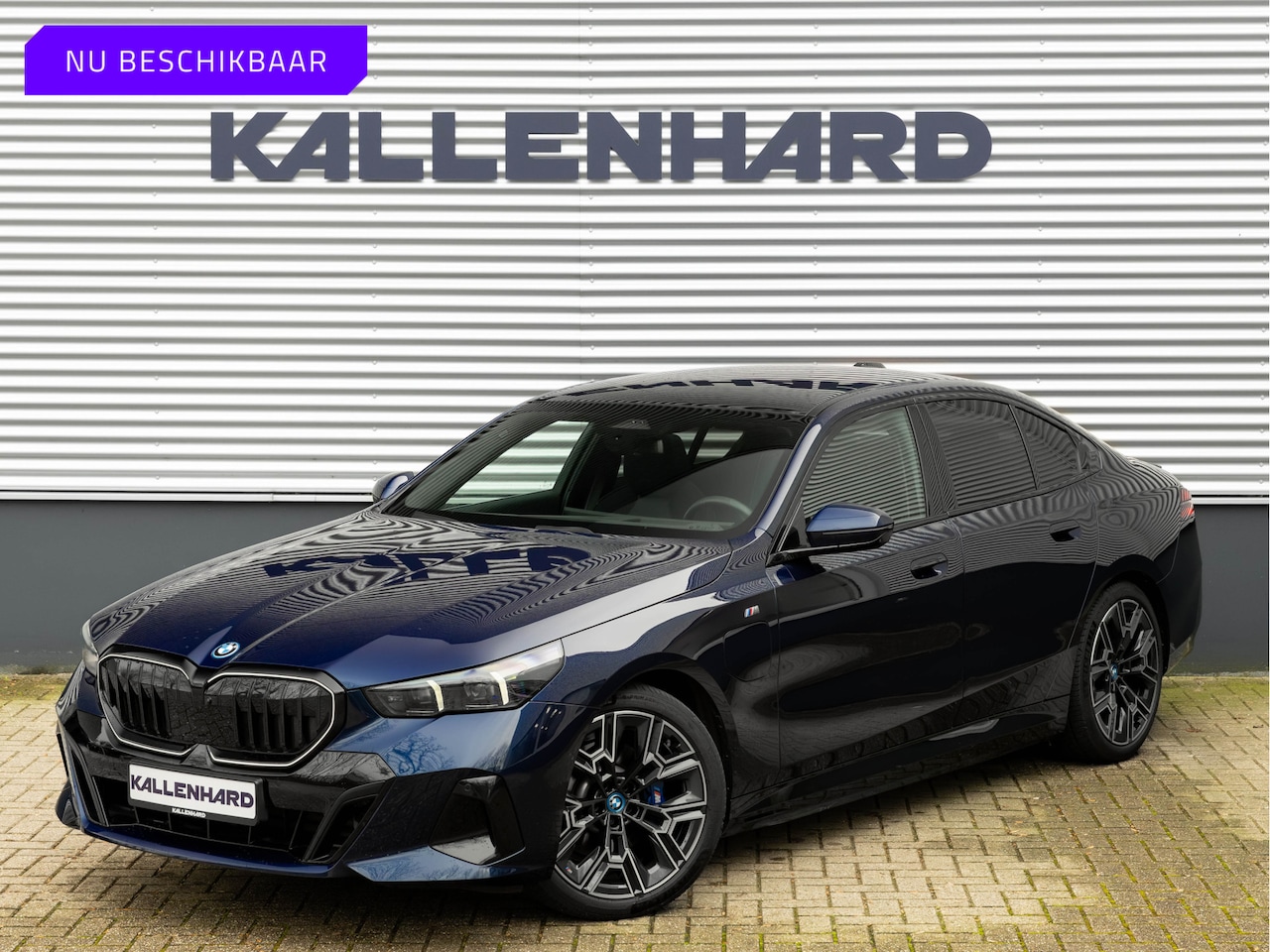 BMW 5-serie - 530e M-Sport Pro - Pano - ACC - Harman Kardon - Head-up - Iconic Glow Exterieur - AutoWereld.nl
