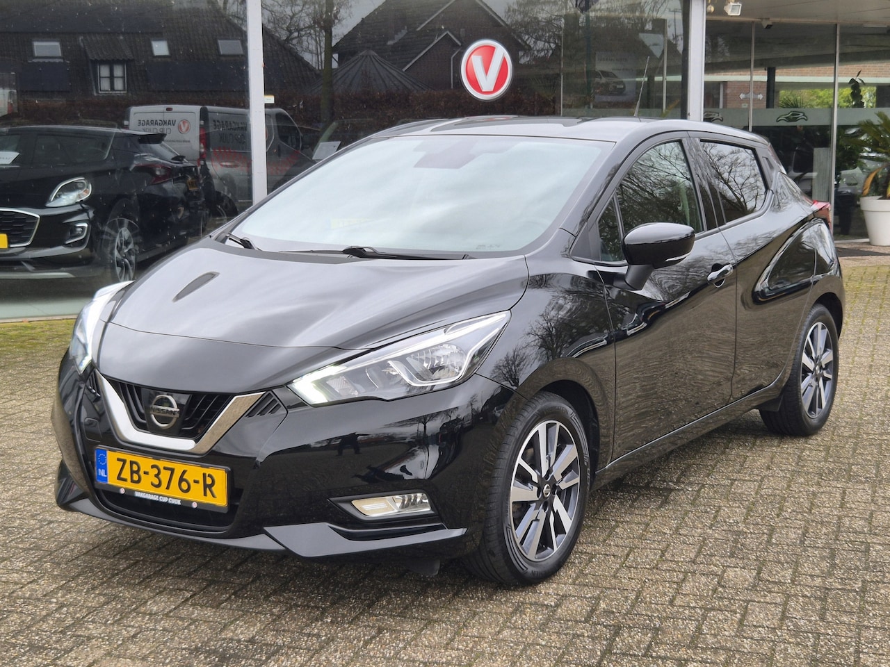 Nissan Micra - 1.0 IG-T N-Connecta Navigatie / Camera / Cruise Control / Automatische Airco / Carplay dea - AutoWereld.nl