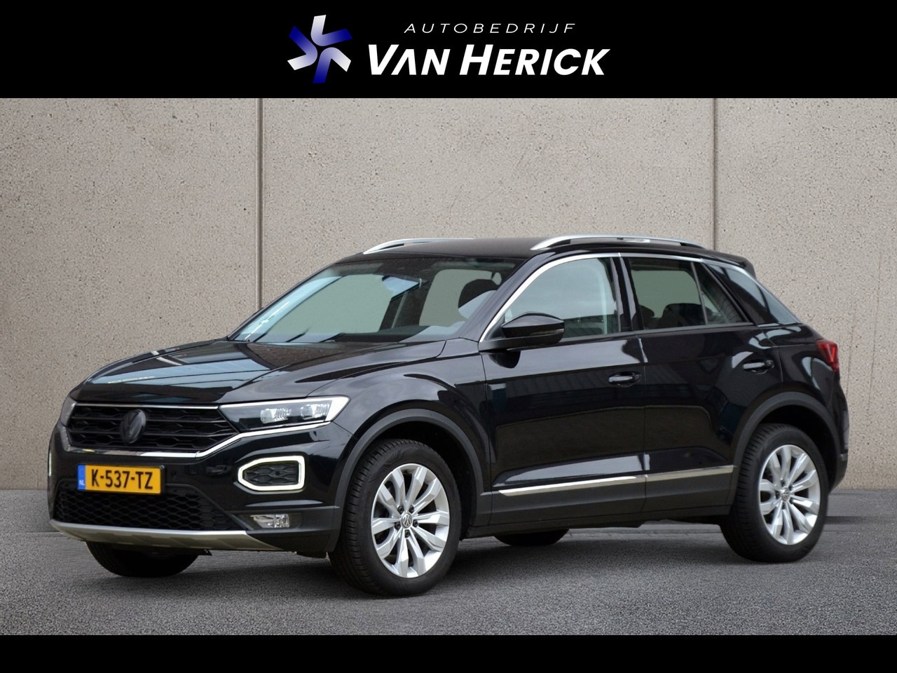 Volkswagen T-Roc - 1.5 TSI Sport 150PK Automaat | Keyless | Winterpakket | Achteruitrijcamera - AutoWereld.nl