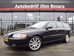 Volvo V70 - 2.4i 140pk Automaat Momentum Zwart Leder | Navigatie | Stoelverwarming | Trekhaak | Volled