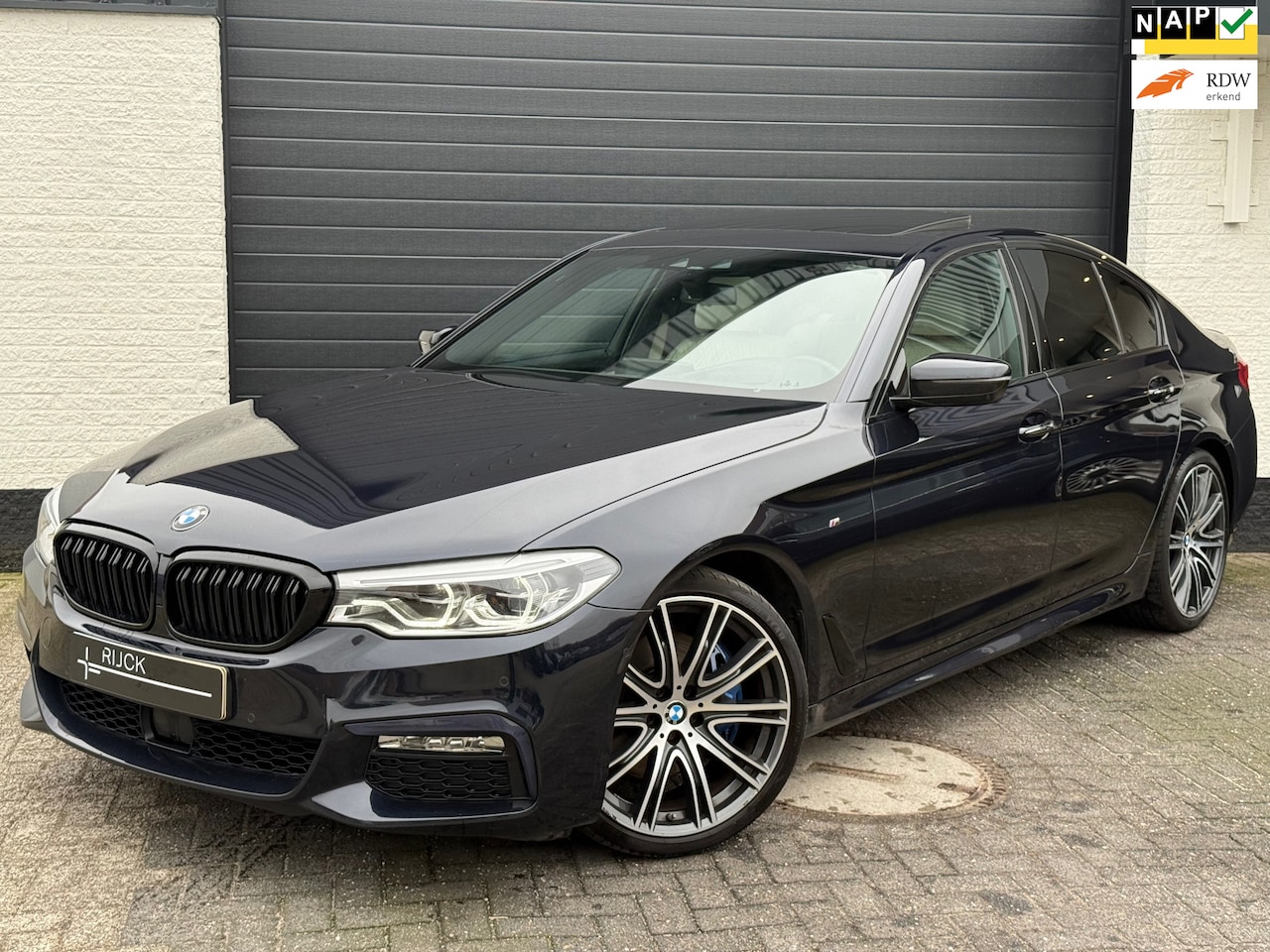BMW 5-serie - 530i High Executive| M-Pakket | Pano | H&K | Head-Up | Dealer| NL NAP - AutoWereld.nl
