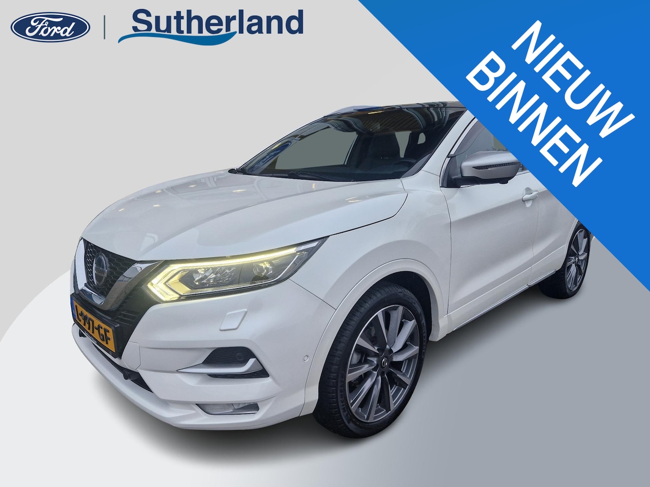 Nissan Qashqai - 1.3 DIG-T Tekna + Full options! | Panoramadak | Trekhaak | All Weather banden | Dode hoek - AutoWereld.nl