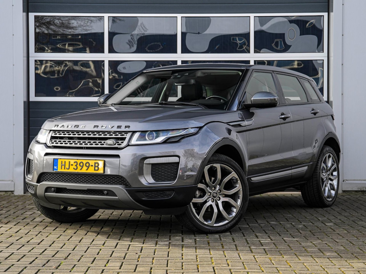 Land Rover Range Rover Evoque - 2.0 eD4 Urban Series Pure | Navi | Camera | PDC v+a | Climate control | Cruise control - AutoWereld.nl