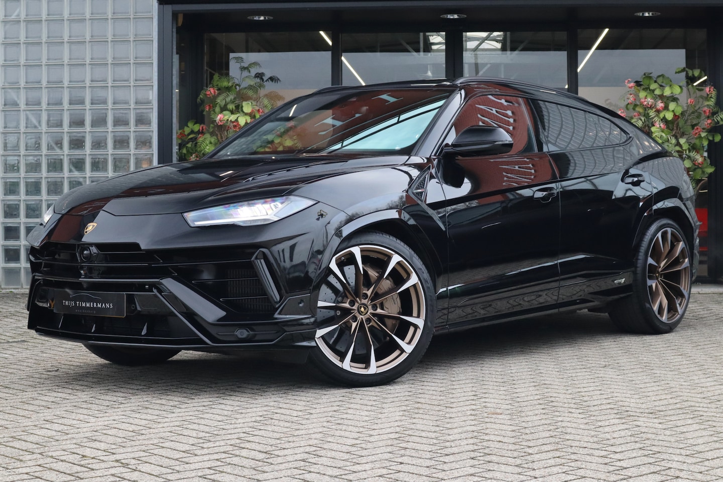 Lamborghini Urus - S | Akrapovic, Keramisch, Bang&Olufsen, Massage, Carbon in/exterieur, Panoramadak - AutoWereld.nl