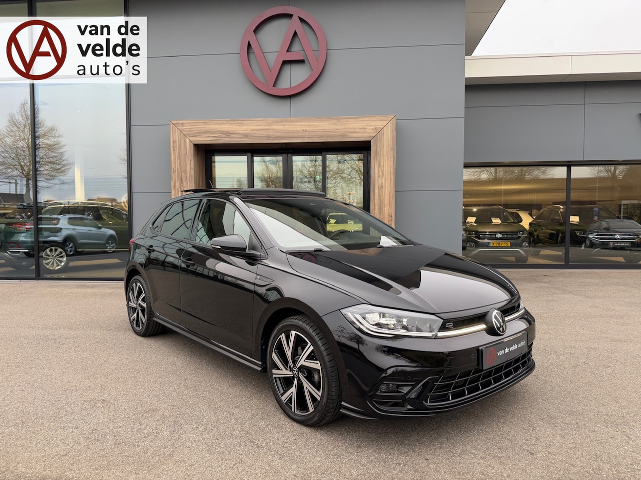 Volkswagen Polo - 1.0 TSI 110pk DSG R-Line | Panoramadak | Camera | Virtual | Keyless | IQ Led | Rijklaar in - AutoWereld.nl