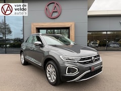 Volkswagen T-Roc - 1.5 TSI 150pk DSG Style | Dode hoek | Camera | Keyless | Elek. Achterklep | Rijklaar incl.