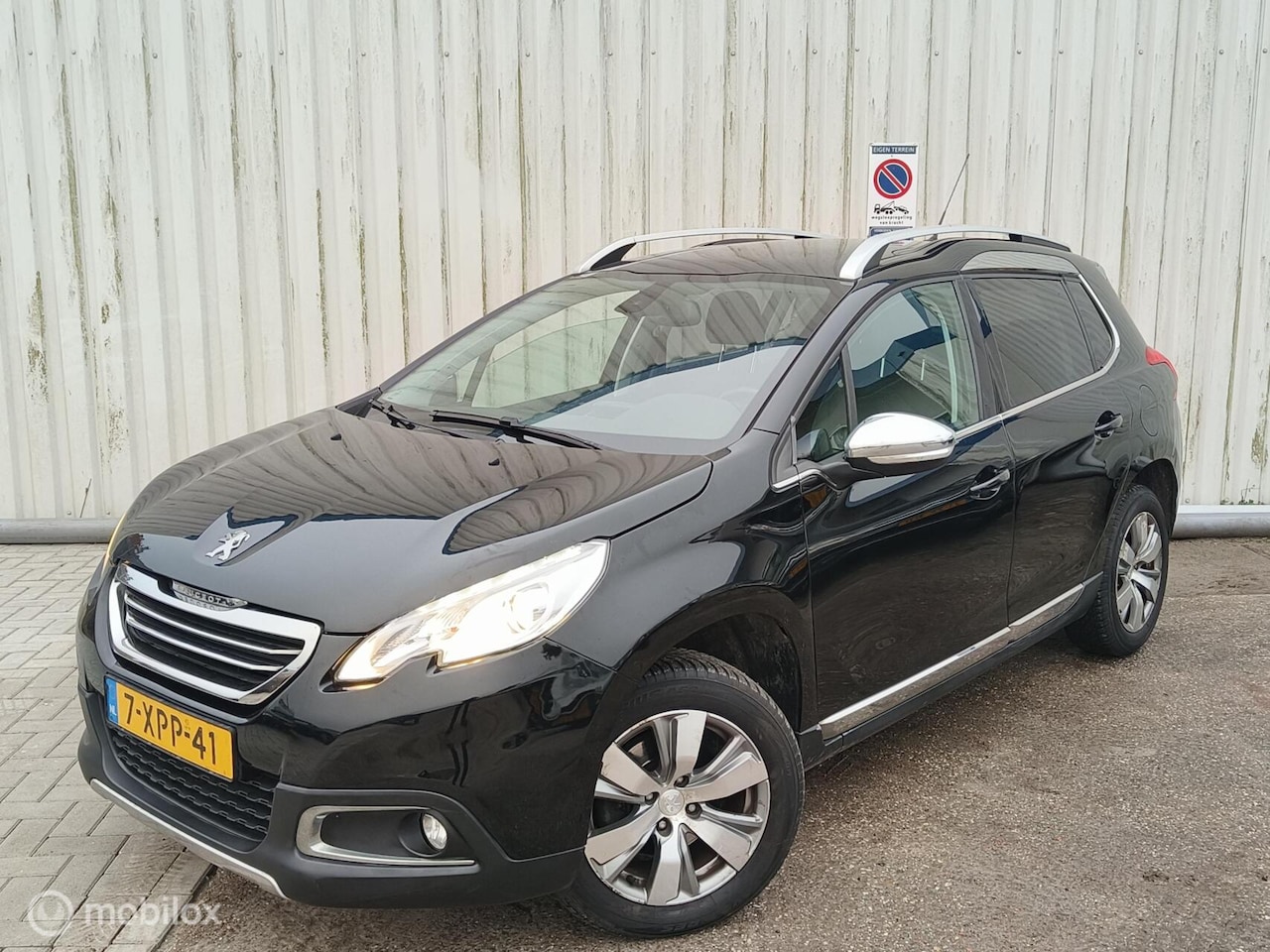 Peugeot 2008 - 1.6 e-HDi Blue Lease Executive | Pano | trekhaak - AutoWereld.nl