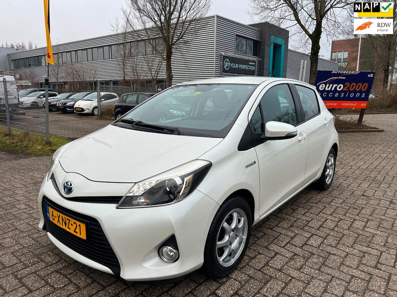 Toyota Yaris - 1.5 Full Hybrid Dynamic - CAMERA - LED - KEYLESS ! - AutoWereld.nl