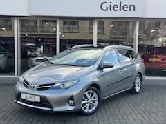 Toyota Auris - 1.8 Hybrid Lease | Navigatie, Panoramadak, Privacy Glass, Cruise control, Climate control