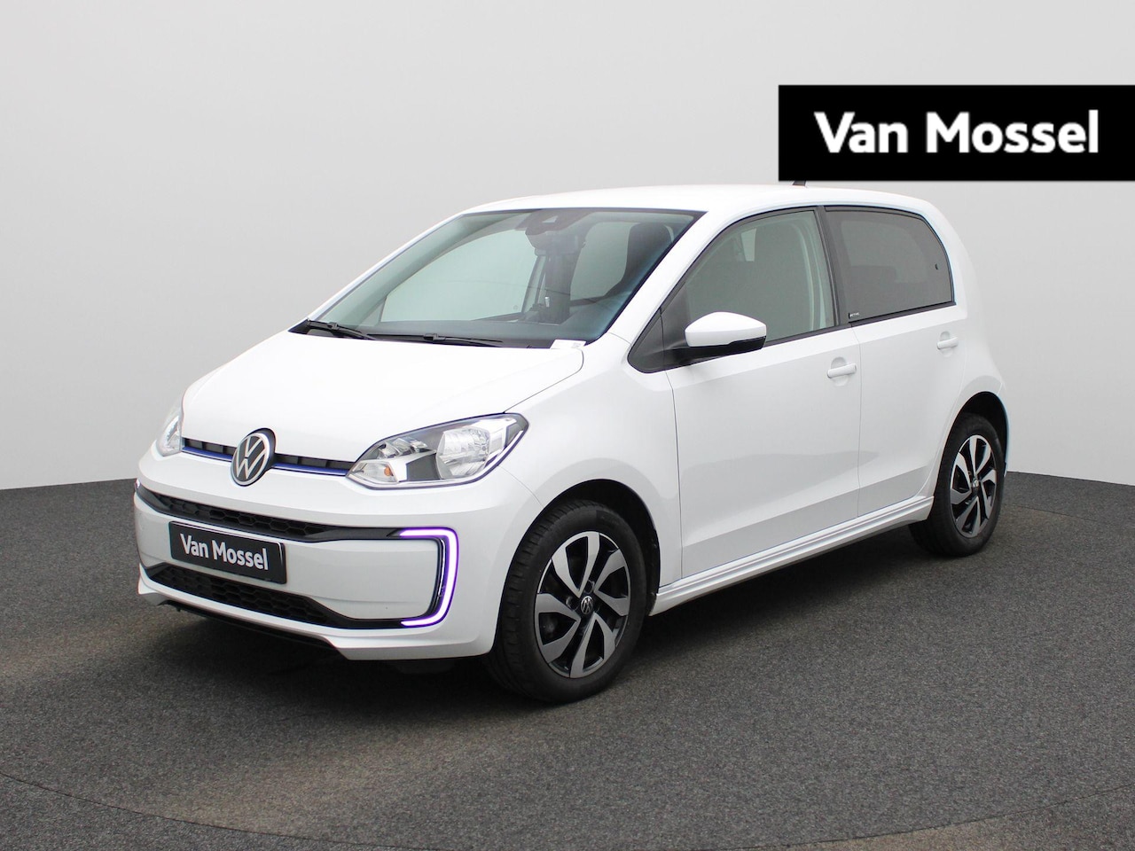 Volkswagen e-Up! - 83 PK| Automaat | Parkeersensoren Achter | Stoelverwarming | Achteruitrijcamera | Climatro - AutoWereld.nl